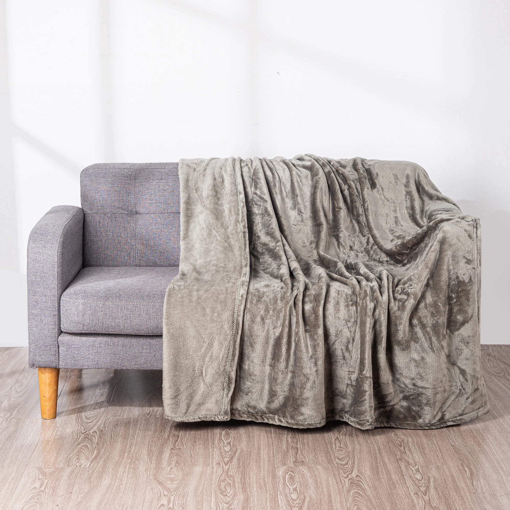 Homesol® Silky Fleece Blanket – Super Soft & Warm for Bed, Sofa, and Armchair