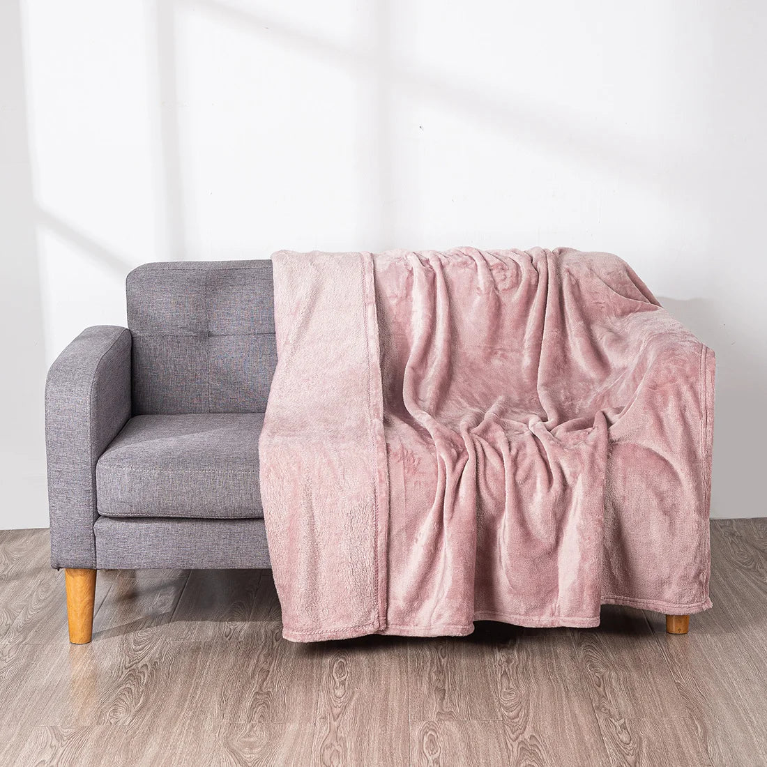 Homesol® Silky Fleece Blanket – Super Soft & Warm for Bed, Sofa, and Armchair