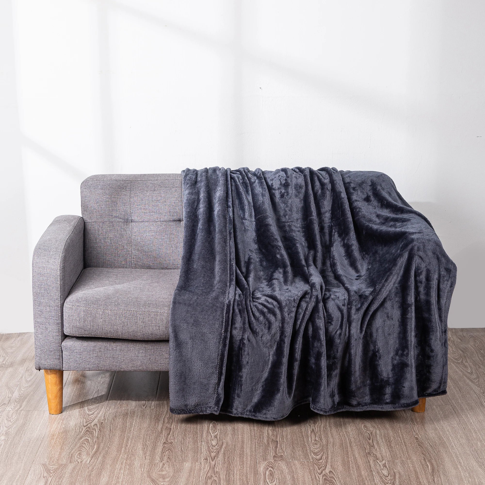 Homesol® Silky Fleece Blanket – Super Soft & Warm for Bed, Sofa, and Armchair