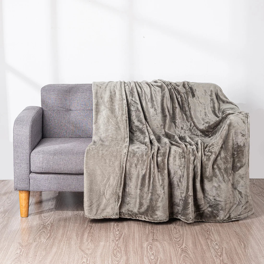 Homesol® Silky Fleece Blanket – Super Soft & Warm for Bed, Sofa, and Armchair