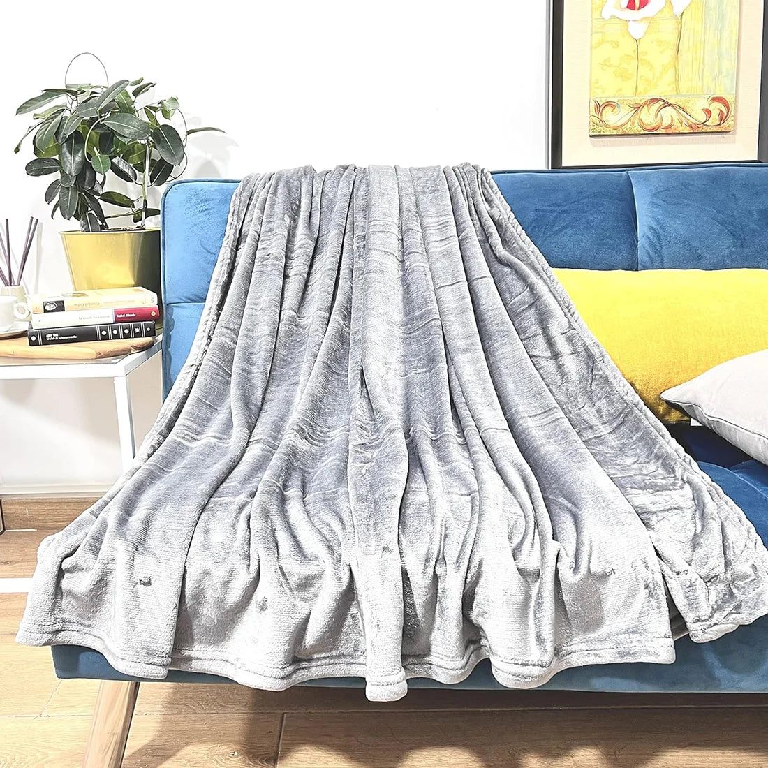 Homesol® Silky Fleece Blanket – Super Soft & Warm for Bed, Sofa, and Armchair