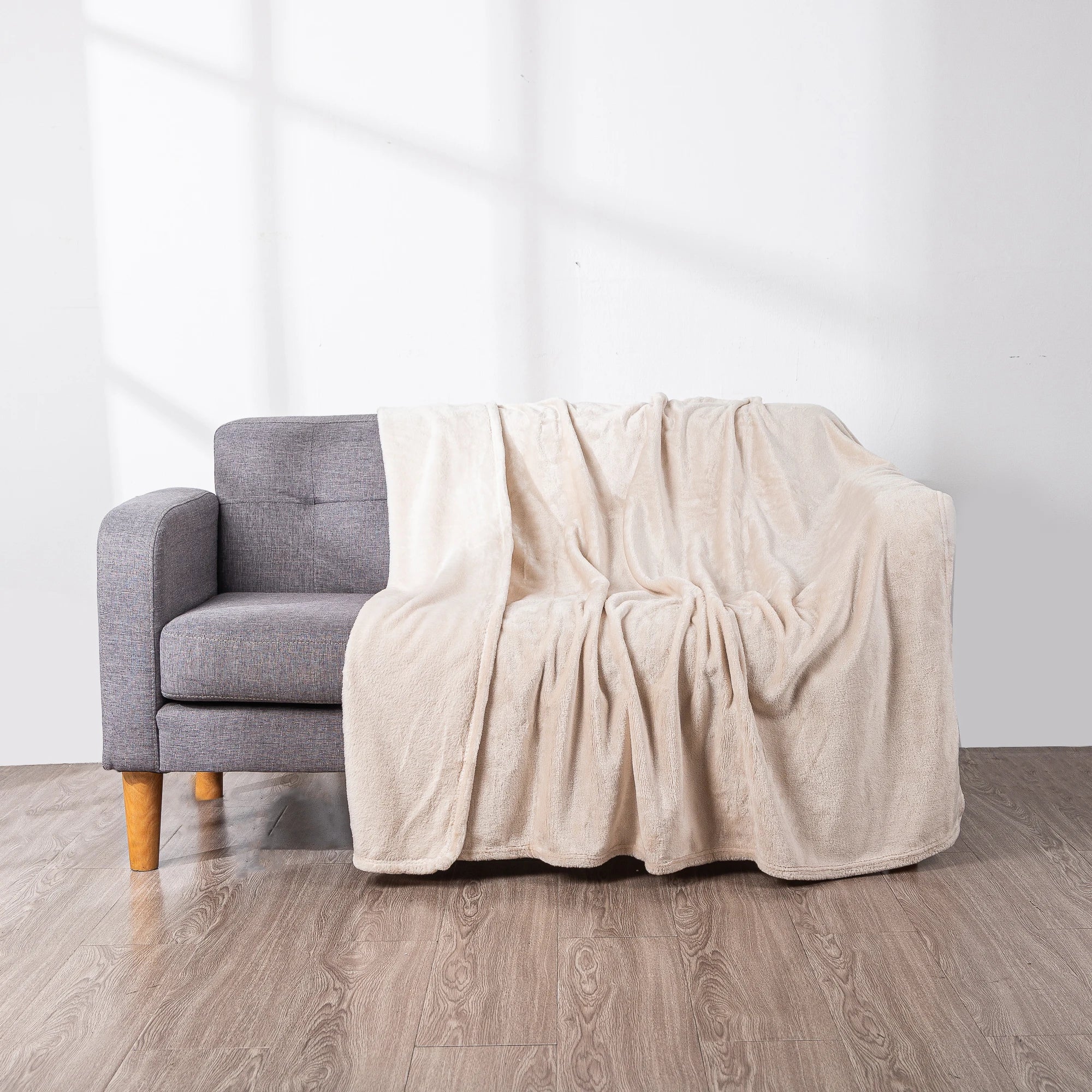 Homesol® Silky Fleece Blanket – Super Soft & Warm for Bed, Sofa, and Armchair