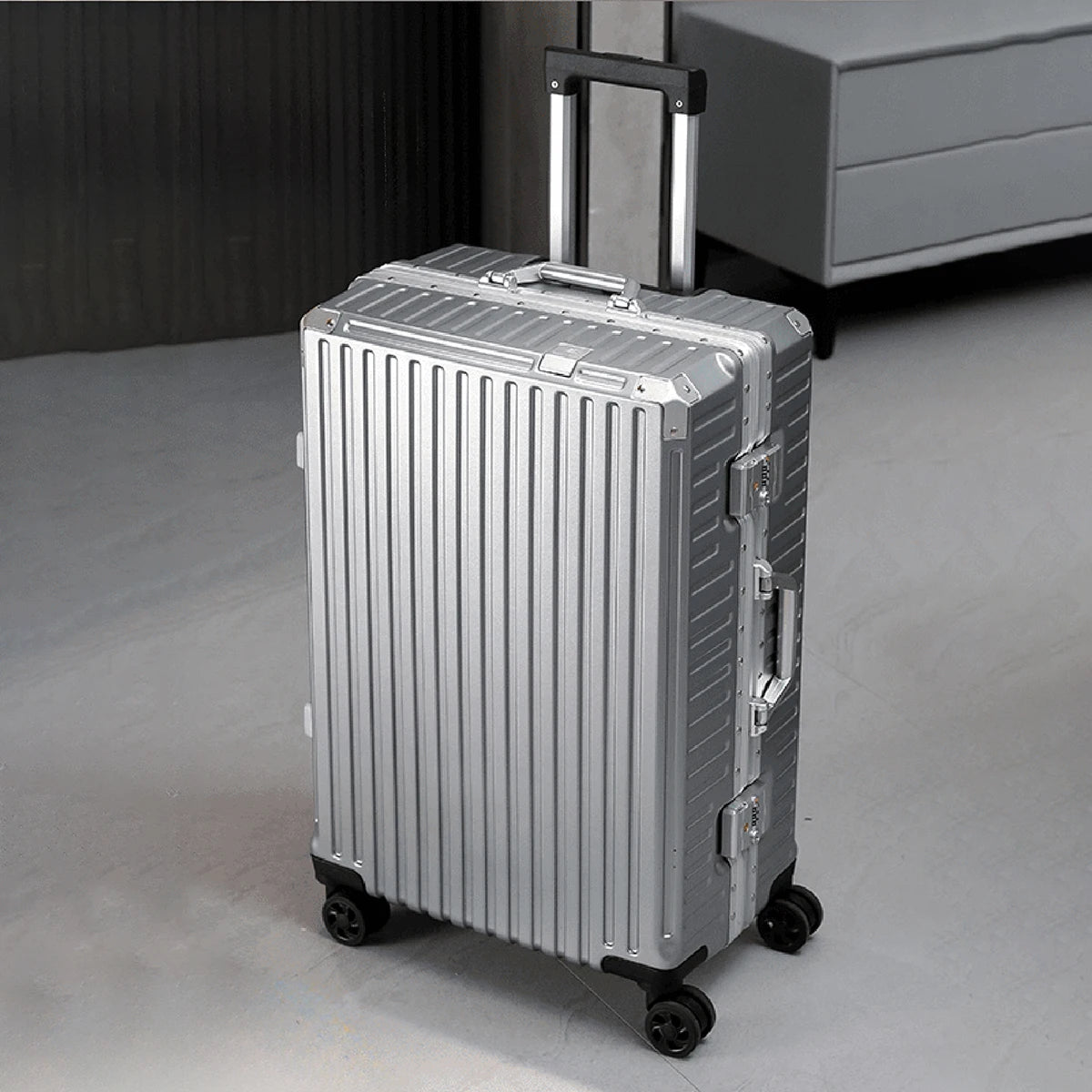 Aluminum Frame Rolling Luggage – 20/24/26/28 Inch USB Travel Suitcase with Combination Lock