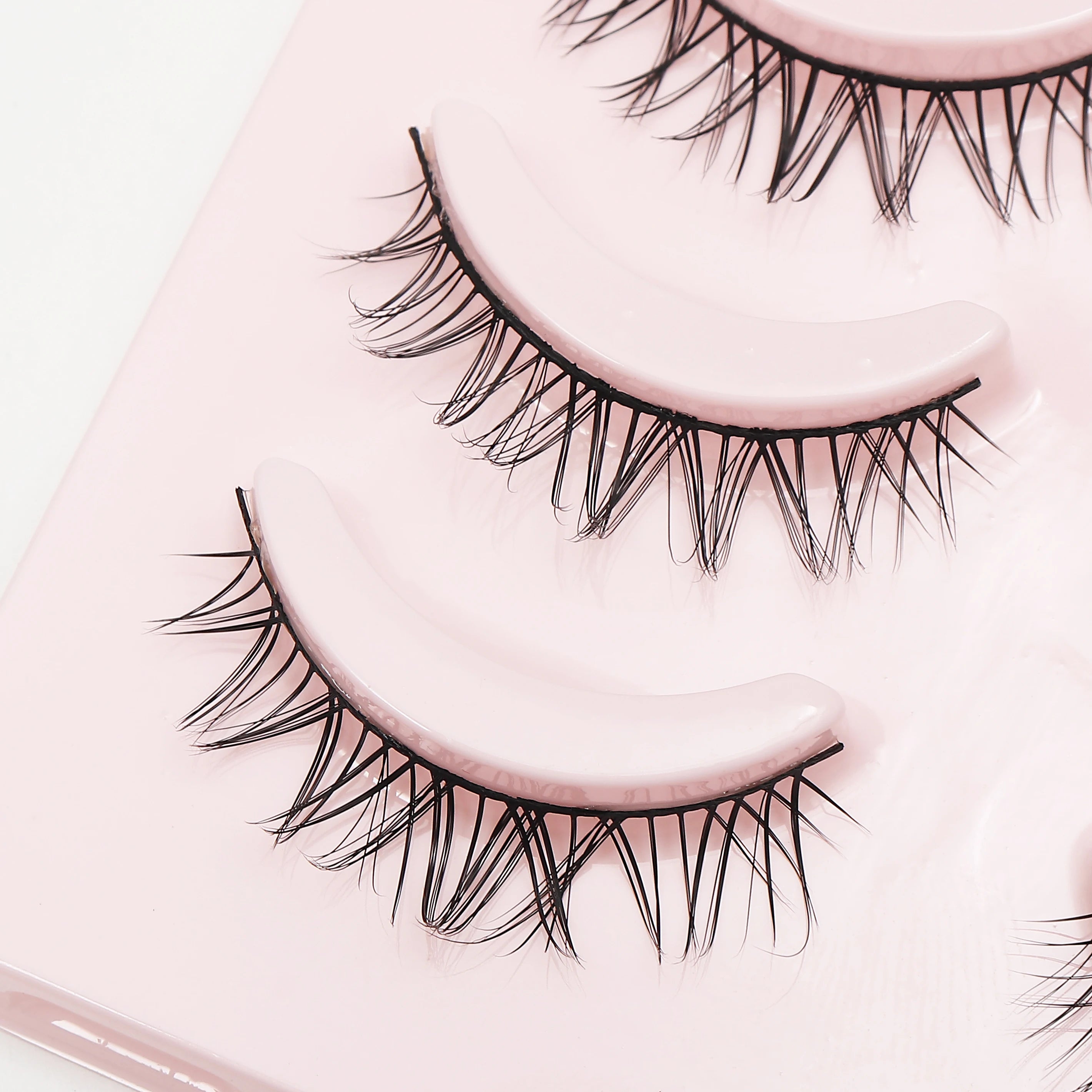 DINGSEN Anime Fake Eyelashes – 5 Pairs Natural Manga Lashes with Clear Band