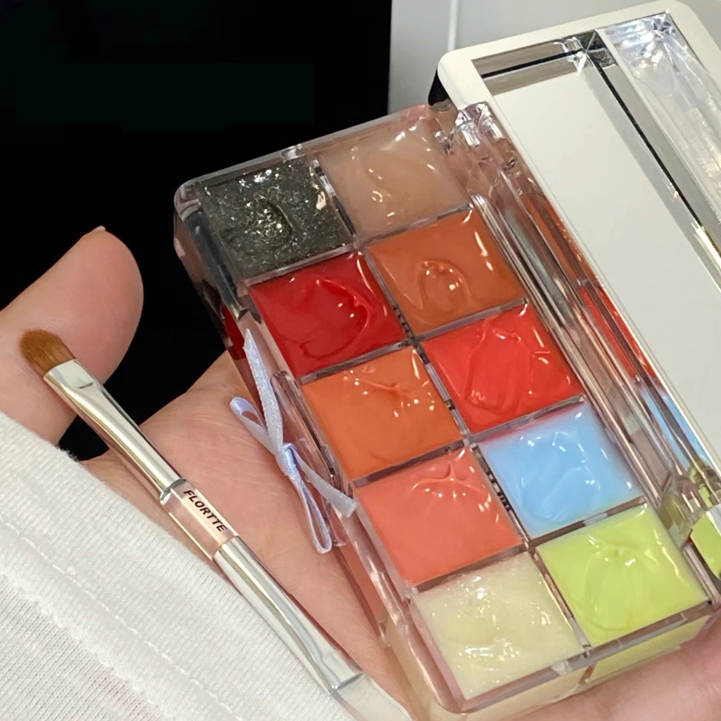 FLORTTE 10-Color Lip Palette – Glossy, Moisturizing & Pigmented Lip Gloss & Lipstick Set