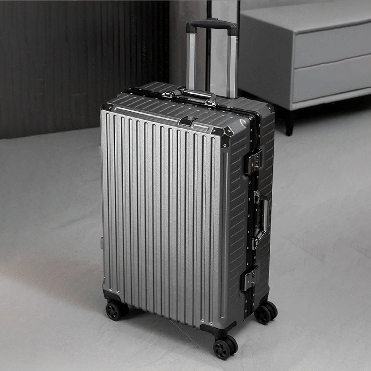 Aluminum Frame Rolling Luggage – 20/24/26/28 Inch USB Travel Suitcase with Combination Lock