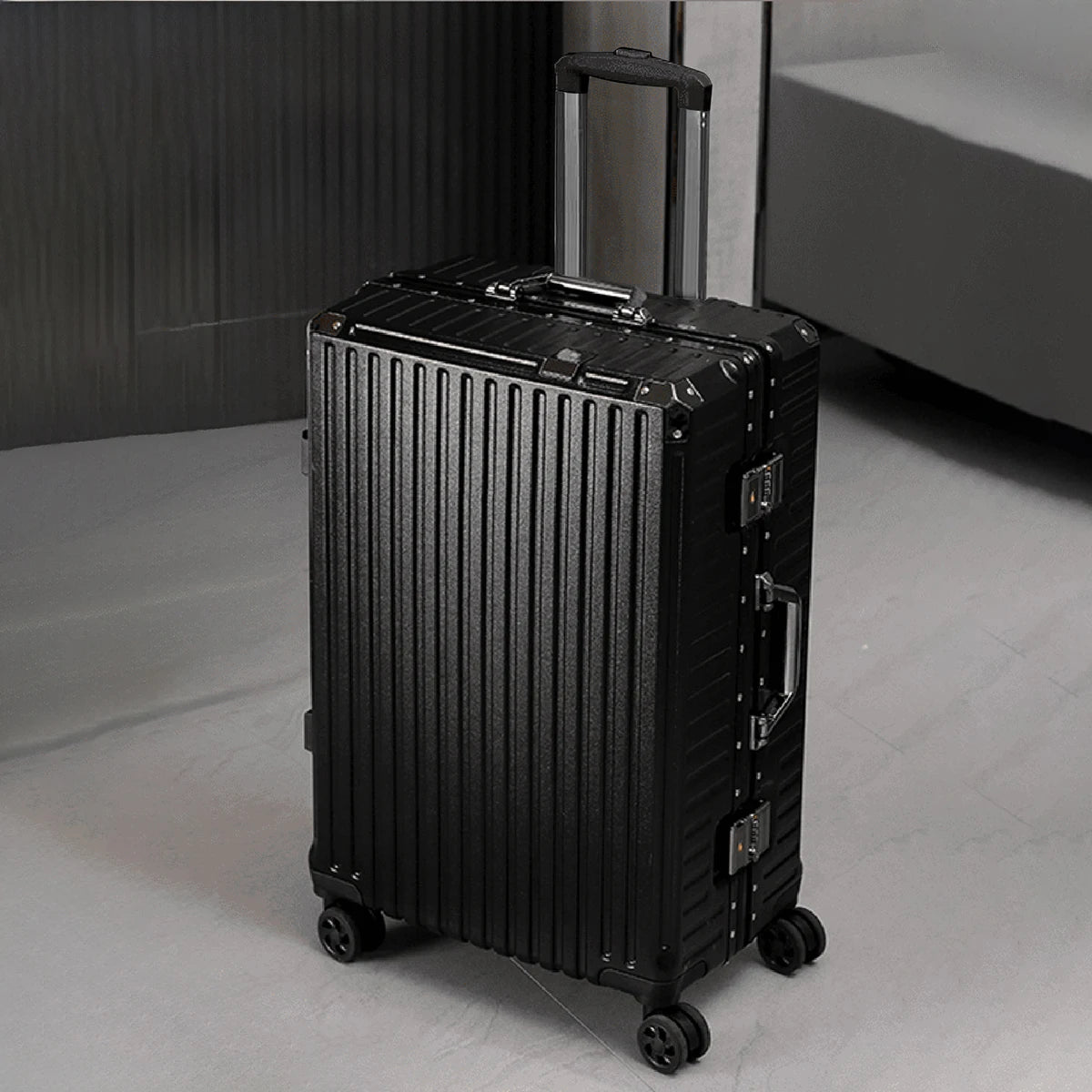 Aluminum Frame Rolling Luggage – 20/24/26/28 Inch USB Travel Suitcase with Combination Lock