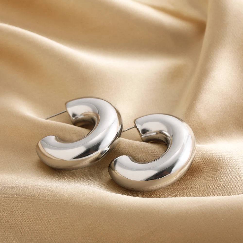Classic Gold-Plated Chunky Hoop Earrings – Smooth Round C-Shape Stainless Steel Fashion Jewelry for Women