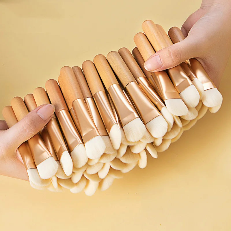 Flat Face Mask Brush – Soft Hair Applicator for Facial Cleansing, Foundation & Concealer
