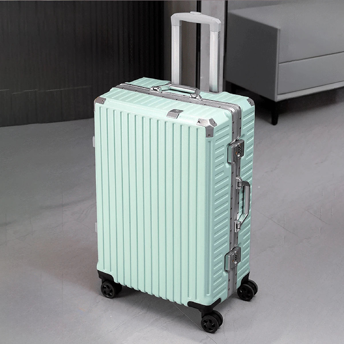 Aluminum Frame Rolling Luggage – 20/24/26/28 Inch USB Travel Suitcase with Combination Lock
