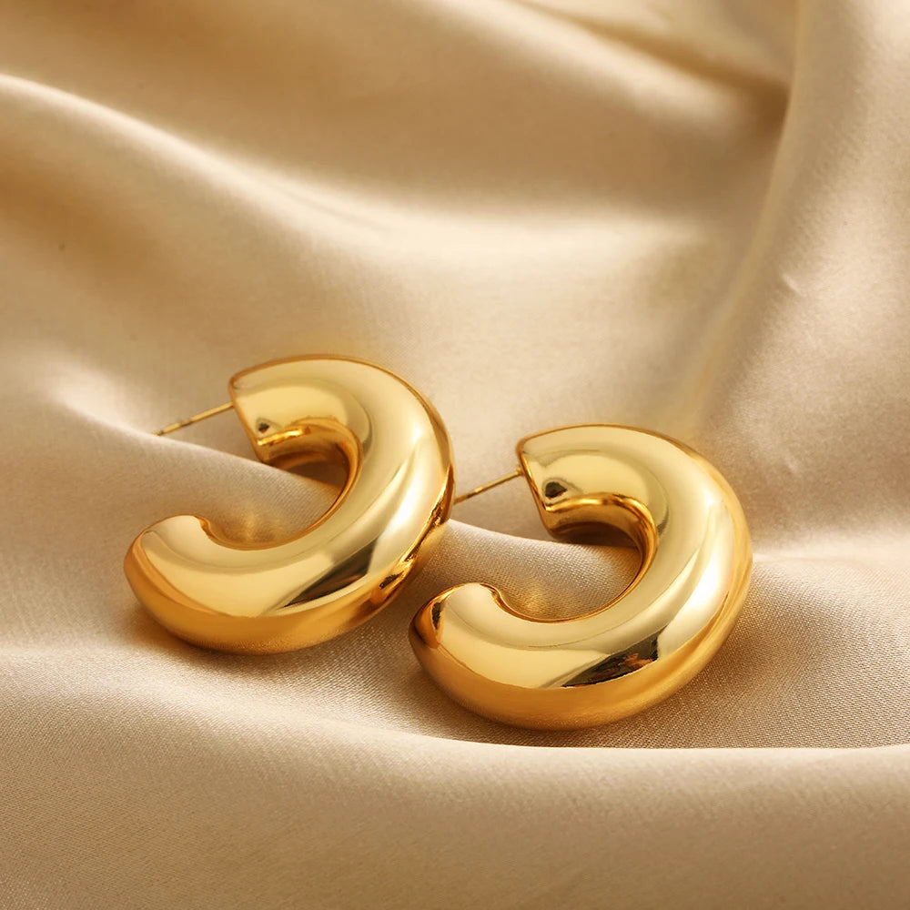 Classic Gold-Plated Chunky Hoop Earrings – Smooth Round C-Shape Stainless Steel Fashion Jewelry for Women