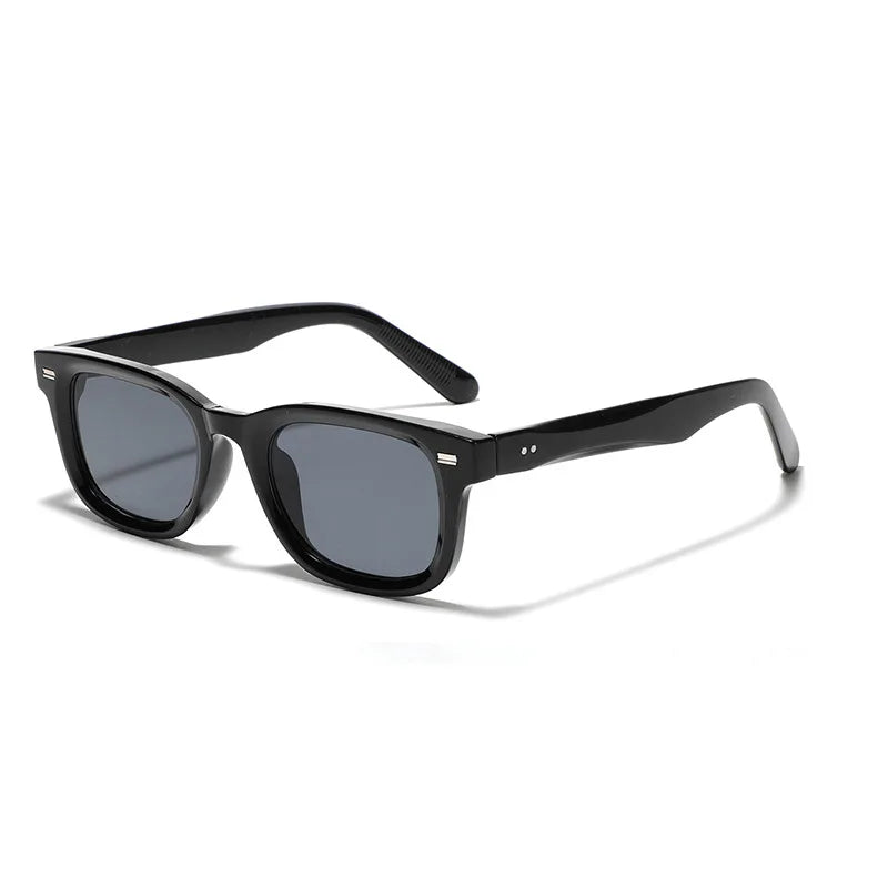 Retro Square Sunglasses – UV400 Fashion Eyewear for Men & Women