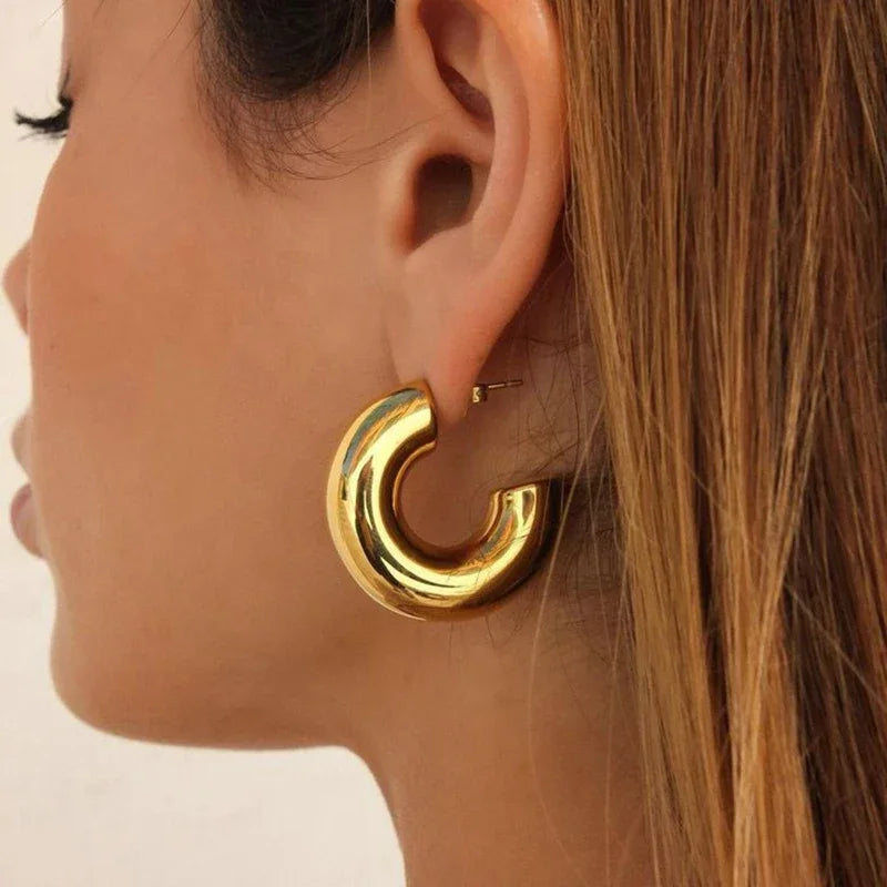 Classic Gold-Plated Chunky Hoop Earrings – Smooth Round C-Shape Stainless Steel Fashion Jewelry for Women